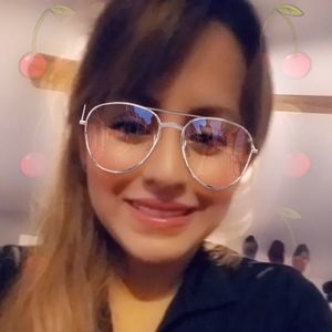 Meet your Posher, Cece